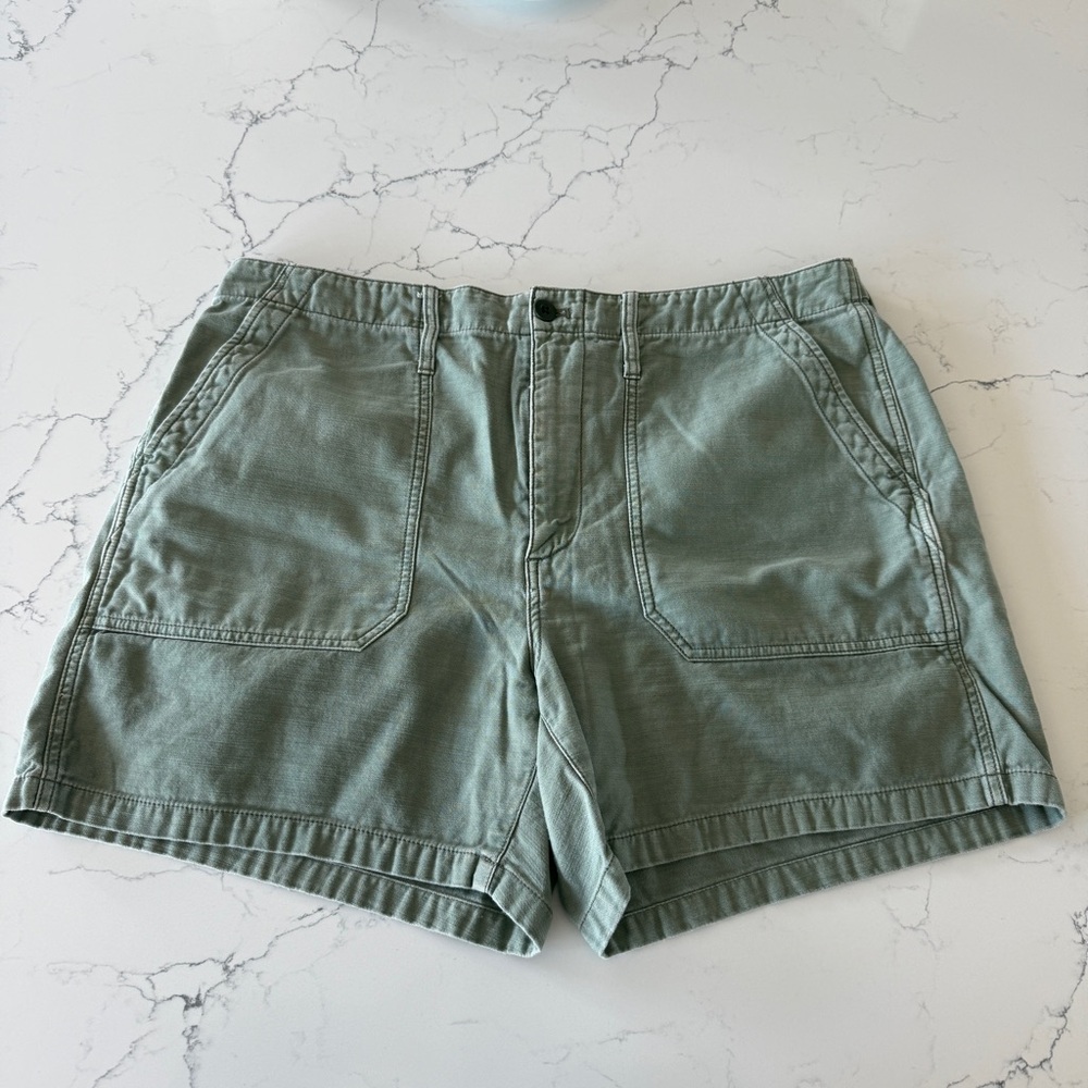 Madewell Green Cargo Shorts with Casual Style